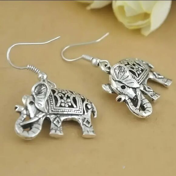 Hand crafted elephant dangle earrings - Picture 3 of 6